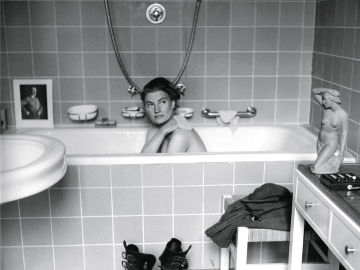 Lee Miller en la bañera de Hitler en 1945