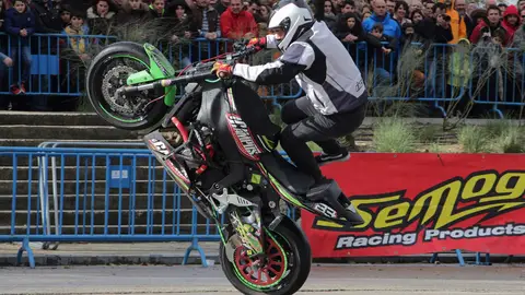 Stunt Stunt. Angel V. Campos