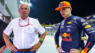 Helmut Marko y Max Verstappen en el GP de Singapur