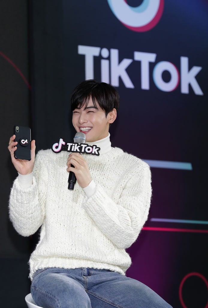 Cha Eun-Woo del grupo K-pop ASTRO, en un evento de TikTok