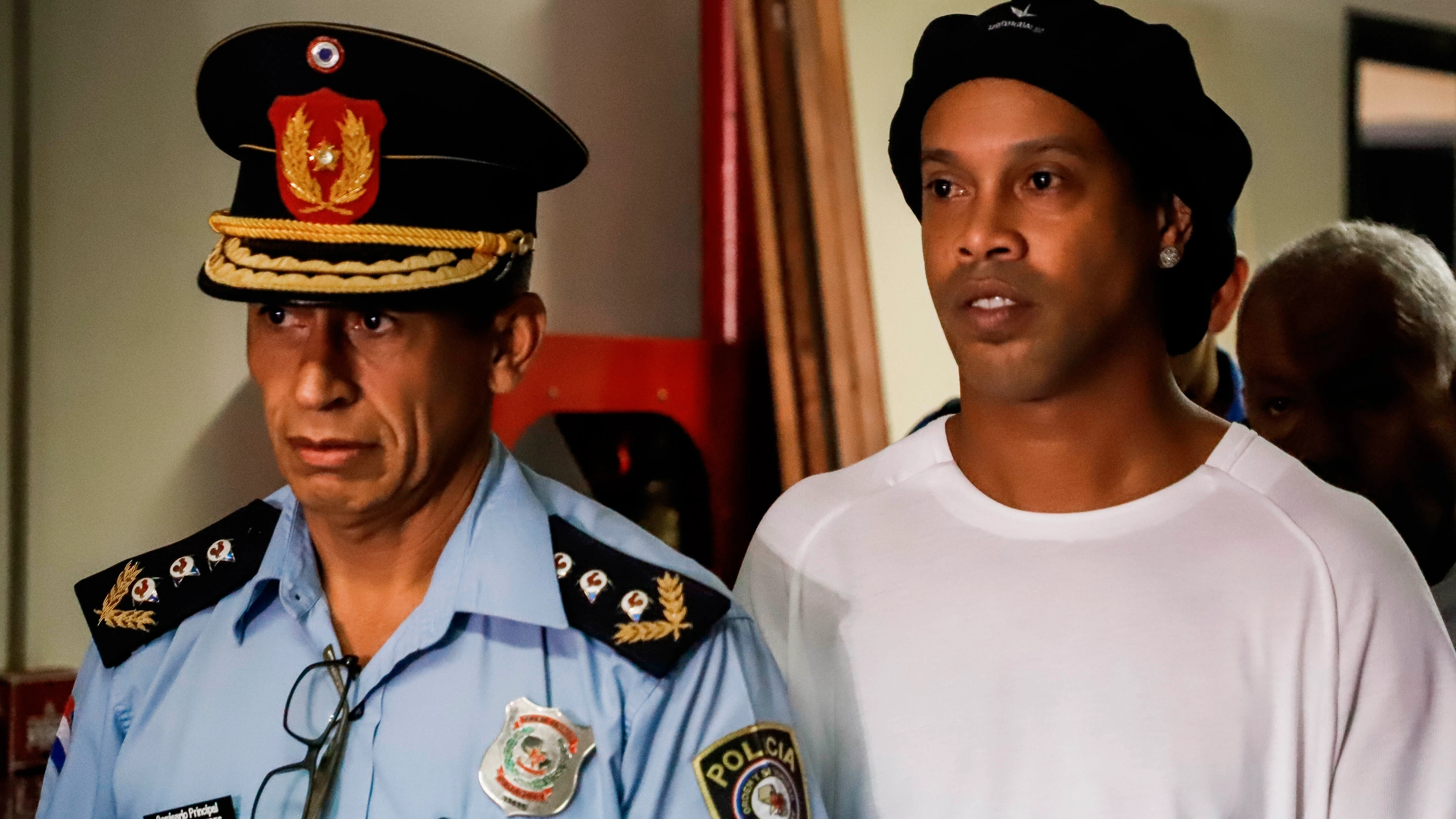 Ronaldinho, tras ser detenido