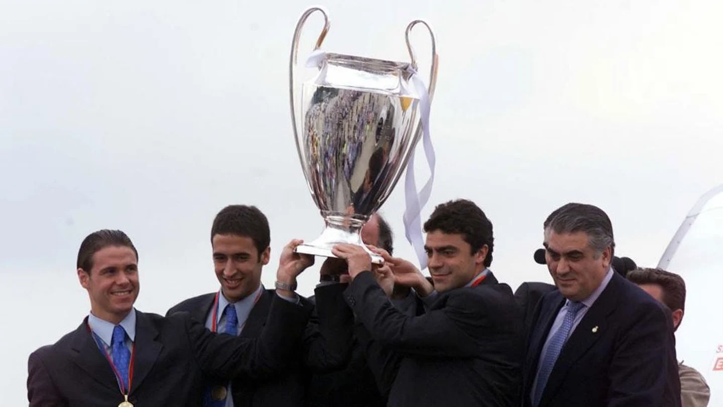 Sanchís levanta la Champions League Sanchís levanta la Champions League