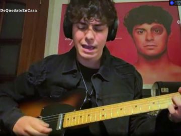 La emocionante actuación de Alfred cantando 'El lado más bestia de la vida' durante la crisis por coronavirus La emocionante actuación de Alfred cantando 'El lado más bestia de la vida' durante la crisis por coronavirus