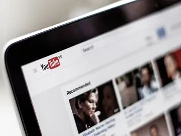YouTube YouTube