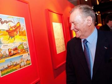 El dibujante francés Albert Uderzo visita una exposición de 'Asterix y los Celtas' El dibujante francés Albert Uderzo visita una exposición de 'Asterix y los Celtas'