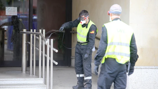 La UME desinfecta la residencia de la tercera edad Riosol La UME desinfecta la residencia de la tercera edad Riosol