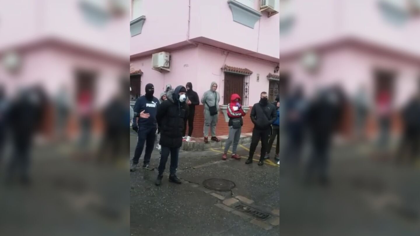 Exaltados de La L&iacute;nea increpan a ancianos