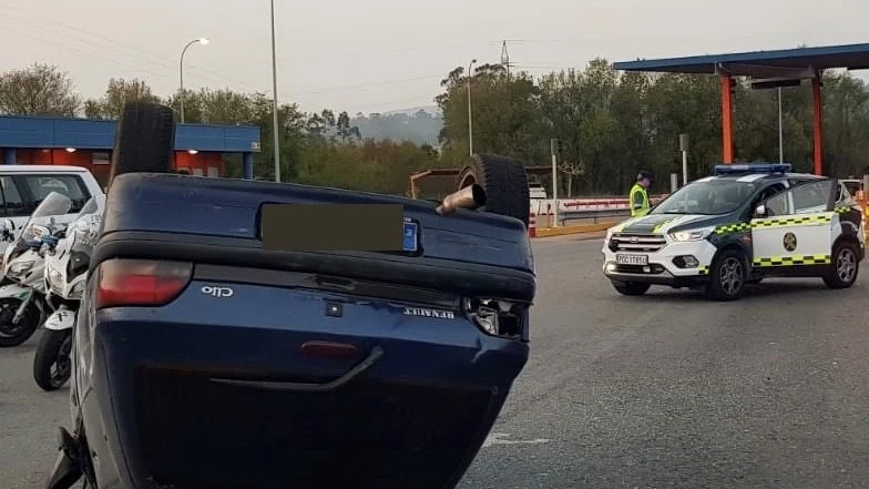 Estado en el que quedó el coche tras saltarse el control