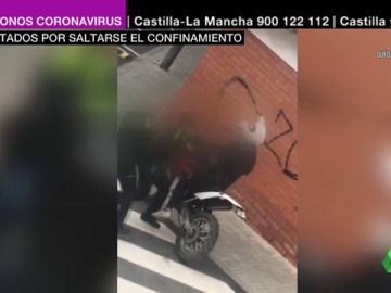 Denuncian a un joven por saltarse el confinamiento y agredir a un policía en Barcelona Denuncian a un joven por saltarse el confinamiento y agredir a un policía en Barcelona