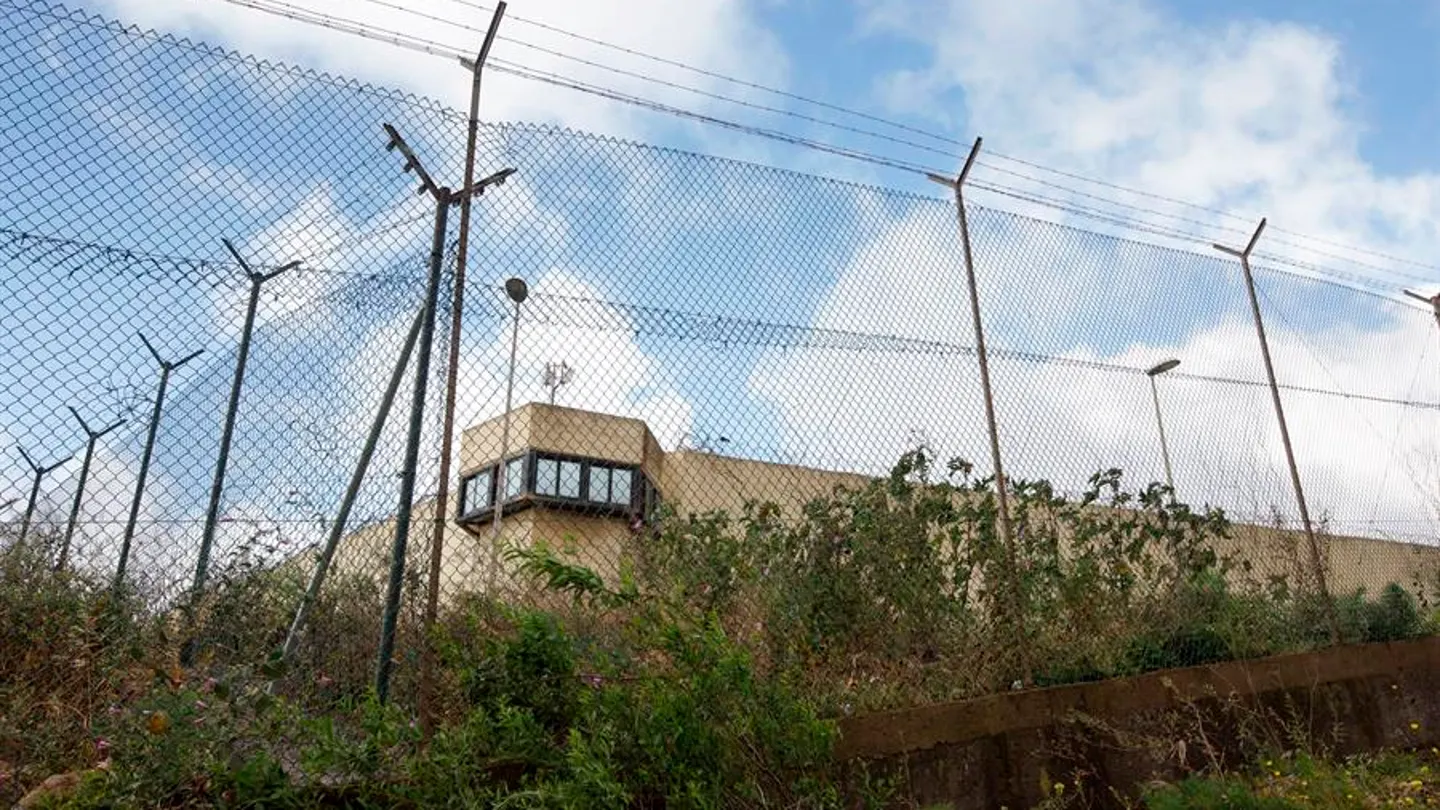 Vista exterior de un centro penitenciario Vista exterior de un centro penitenciario en Tenerife