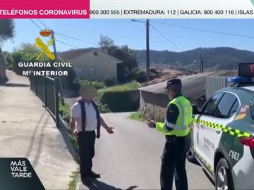 Denuncian a un hombre por hacer ejercicio al aire libre y fingir síntomas relacionados con el coronavirus Denuncian a un hombre por hacer ejercicio al aire libre y fingir síntomas relacionados con el coronavirus
