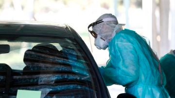 Inicio de la toma de muestras en el hospital Militar de Zaragoza