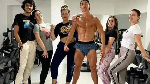 Cristiano Ronaldo junto a su familia