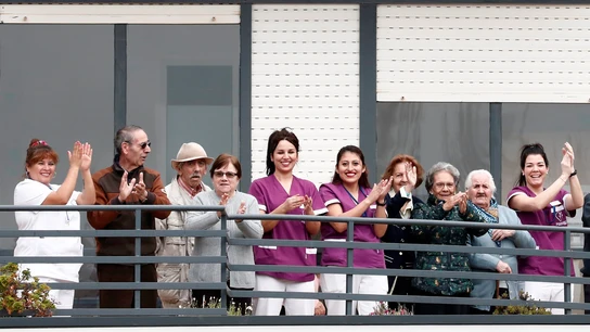 Quince trabajadores de la Residencia San Jerónimo se encierran con los ancianos Quince trabajadores de la Residencia San Jerónimo se encierran con los ancianos