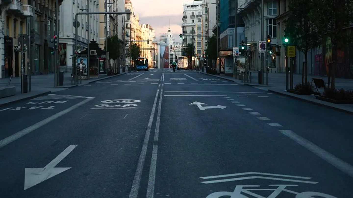 Vista de la Gran Vía de Madrid, vacía Vista de la Gran Vía de Madrid, vacía