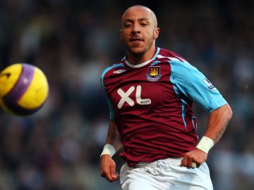 Faubert, en un partido con el West Ham Faubert, en un partido con el West Ham