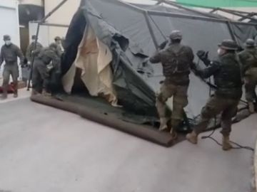 Militares instalando el hospital de campaña junto al Gregorio Marañón Militares instalando el hospital de campaña junto al Gregorio Marañón
