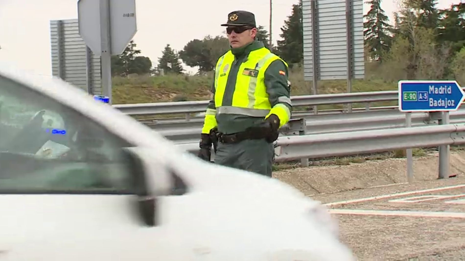 Sindicatos y asociaciones de la Guardia Civil y la Polic&iacute;a Nacional denuncian que los agentes no tienen medios de protecci&oacute;n suficientes