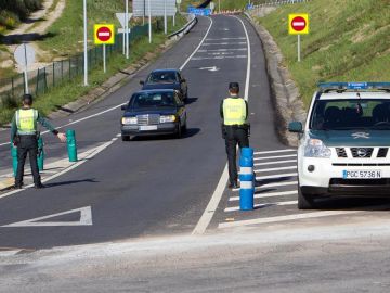 Imagen de archivo de un control de carretera de la Guardia Civil.