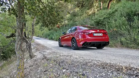 Alfa Romeo Giulia Quadrifoglio Alfa Romeo Giulia Quadrifoglio