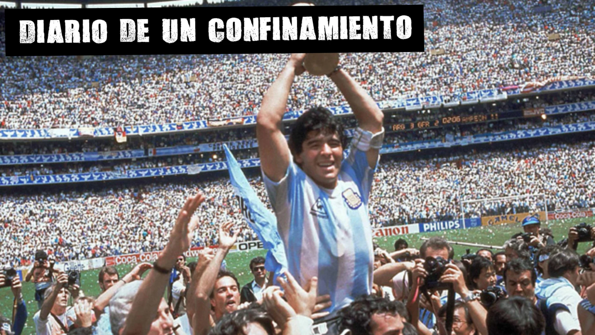 Maradona alzando la copa del Mundial de 1986 Maradona alzando la copa del Mundial de 1986