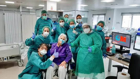 María recibe el alta cono 92 años María recibe el alta cono 92 años