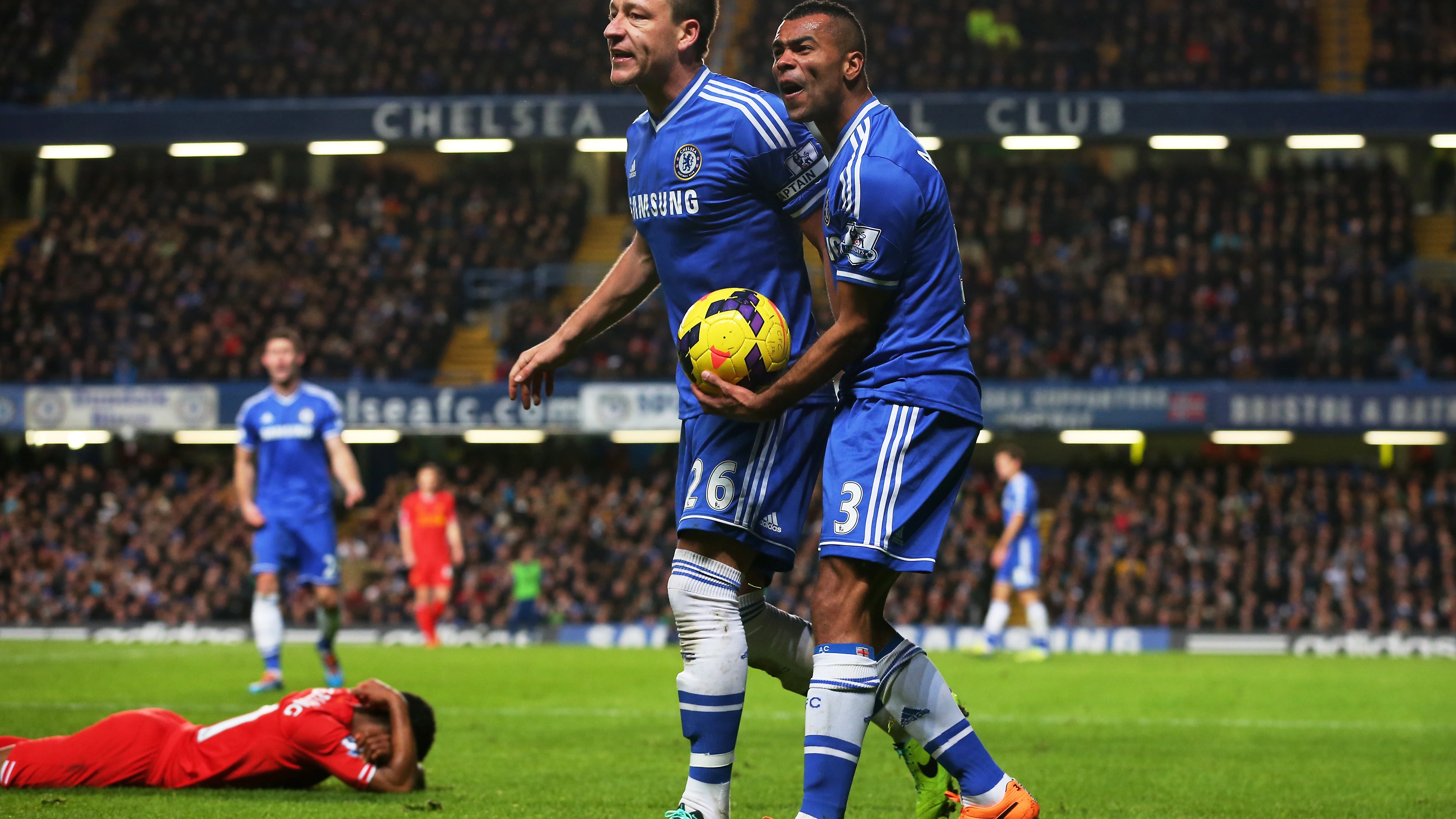 Ashley Cole junto a Terry