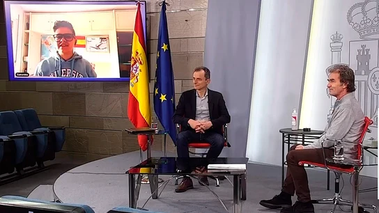 Pedro Duque y Fernando Simón responden a las preguntas de los más jóvenes Pedro Duque y Fernando Simón responden a las preguntas de los más jóvenes
