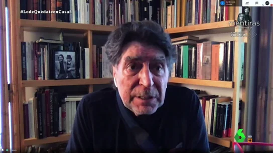 La indignación de Sabina con la polémica de los "titiriteros" en plena crisis: "No bromeemos, los artistas se han quedado con el culo al aire" La indignación de Sabina con la polémica de los "titiriteros" en plena crisis: "No bromeemos, los artistas se han quedado con el culo al aire"