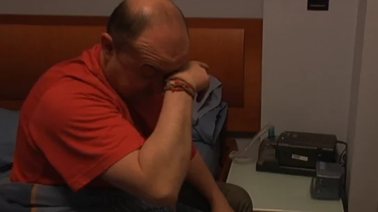 Imagen de una persona con dificultades para dormir durante el confinamiento Imagen de una persona con dificultades para dormir durante el confinamiento