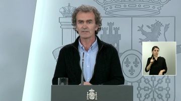 Simón defiende al general Santiago tras sus polémicas declaraciones: "Estamos al límite de nuestra capacidad"