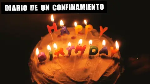 Tarta de cumpleaños en la oscuridad Tarta de cumpleaños en la oscuridad