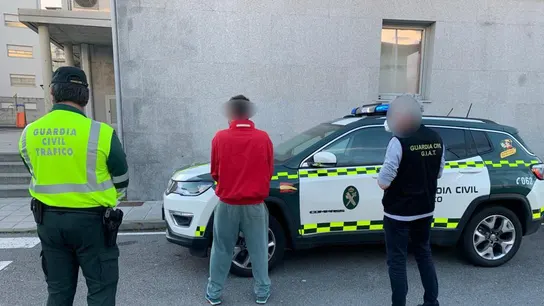 Detenido por escupir a un guardia civil en Pontevedra Detenido por escupir a un guardia civil en Pontevedra