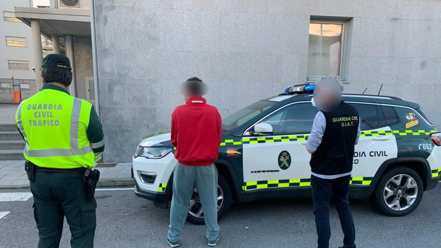 Detenido por escupir a un guardia civil en Pontevedra Detenido por escupir a un guardia civil en Pontevedra