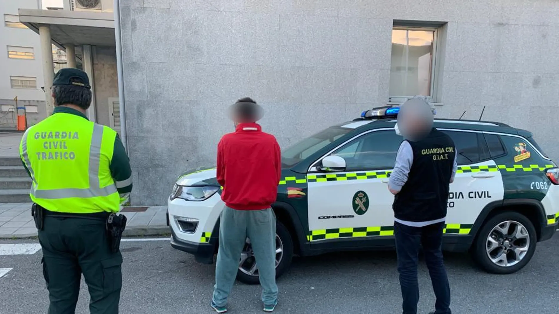 Detenido por escupir a un guardia civil en Pontevedra