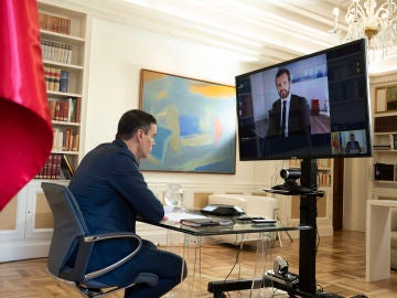 Pedro Sánchez y Pablo Casado, en su reunión telemática Pedro Sánchez y Pablo Casado, en su reunión telemática