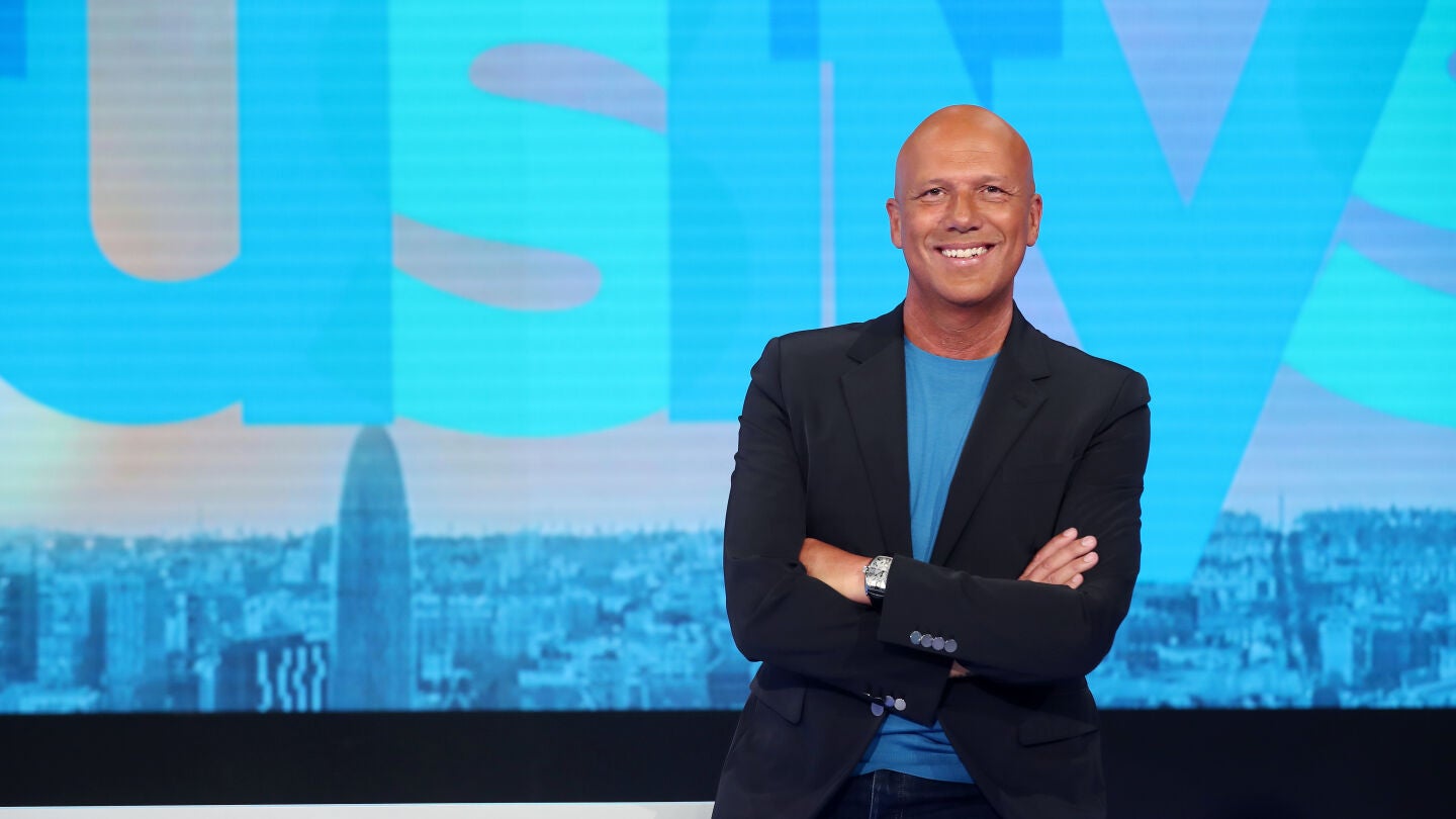 Alfonso Ar&uacute;s, presentador de Aruser@s
