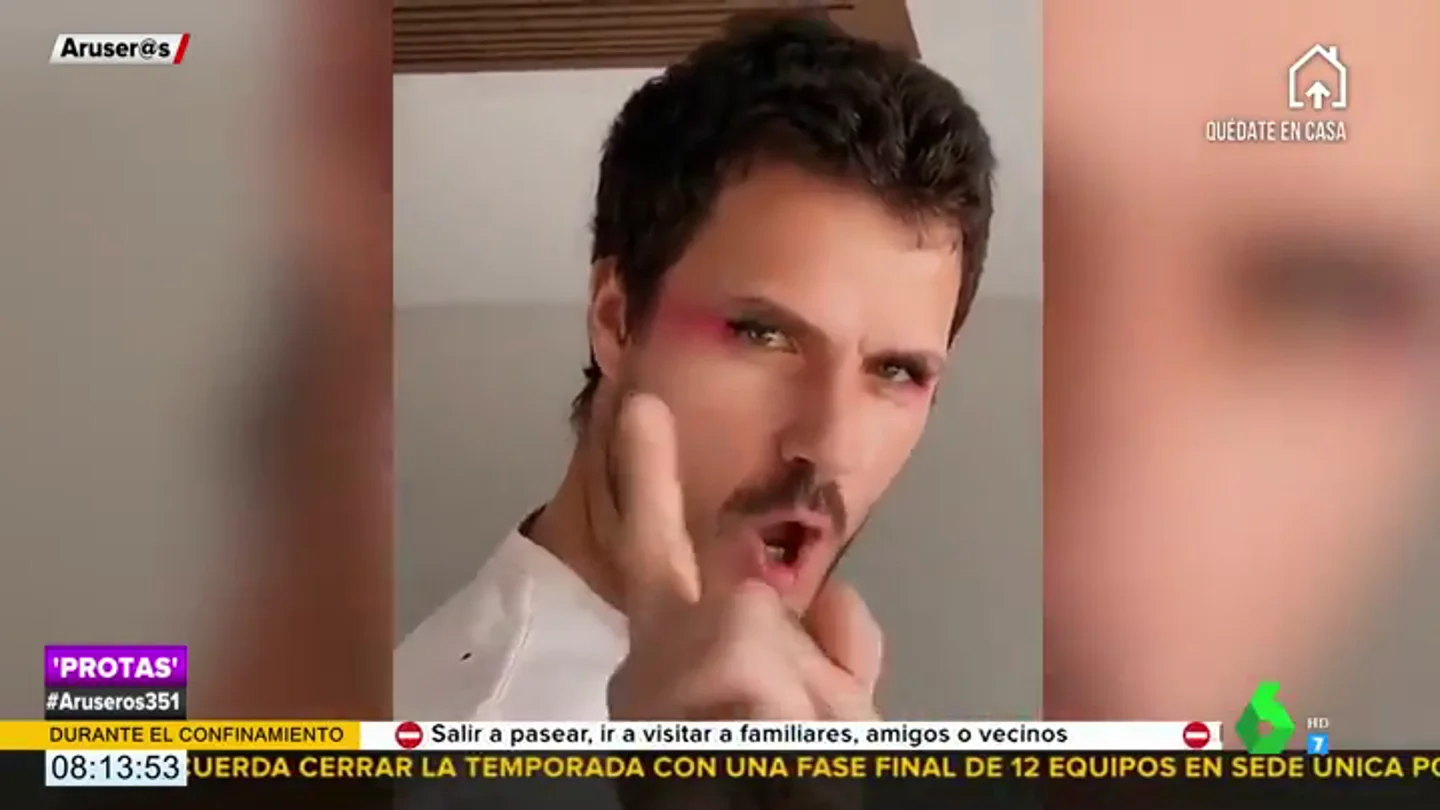 Dani Martín se desmelena al meterse en la piel de Britney Spears y de las Spice Girls Dani Martín se desmelena al meterse en la piel de Britney Spears y de las Spice Girls