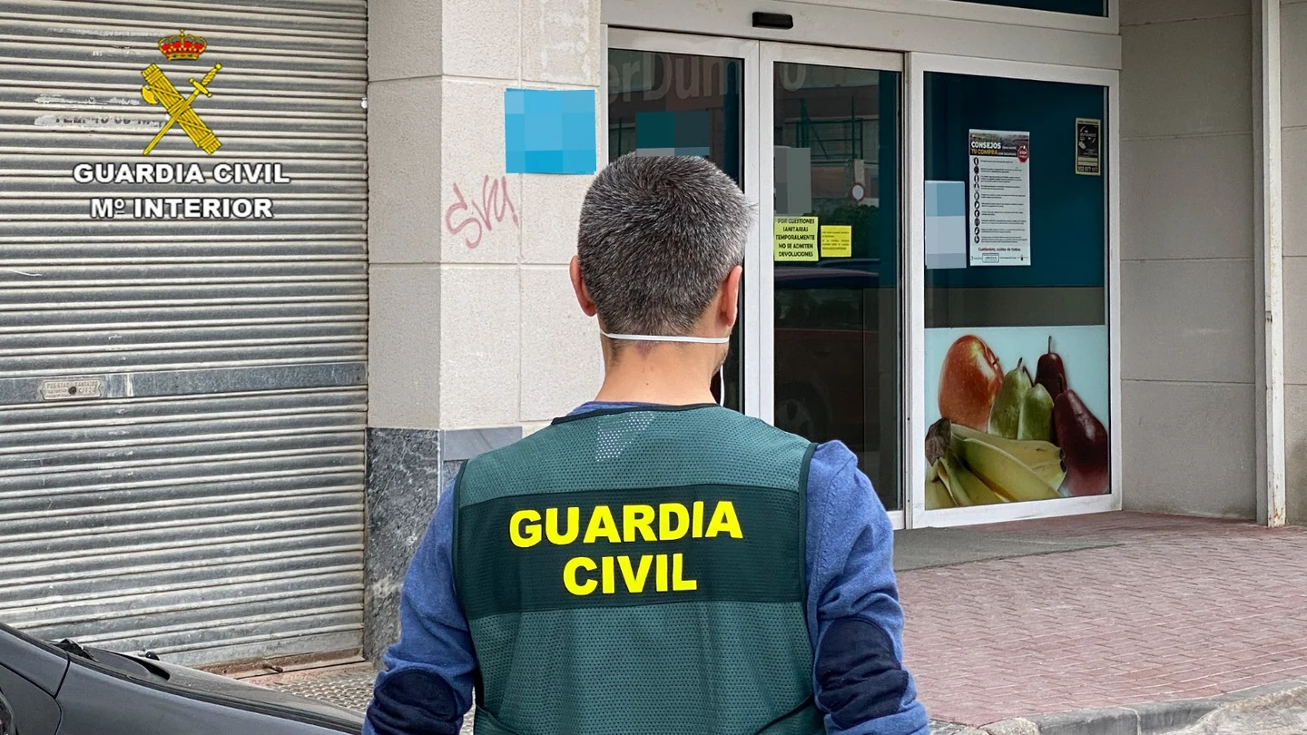 Detenida tras difundir una nota de voz acusando a una cajera de un supermercado de tener coronavirus Detenida tras difundir una nota de voz acusando a una cajera de un supermercado de tener coronavirus