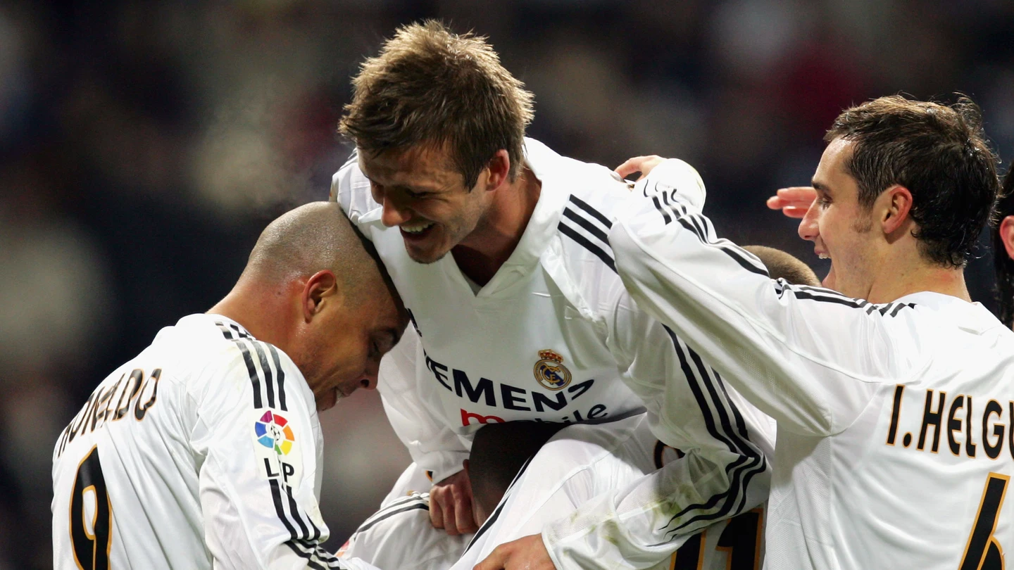 El Real Madrid de 'Los Galácticos' celebrando un gol El Real Madrid de 'Los Galácticos' celebrando un gol