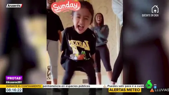 Vanessa Bryant comparte en redes un divertido vídeo de sus hijas bailando "con una sonrisa que contagia" Vanessa Bryant comparte en redes un divertido vídeo de sus hijas bailando "con una sonrisa que contagia"
