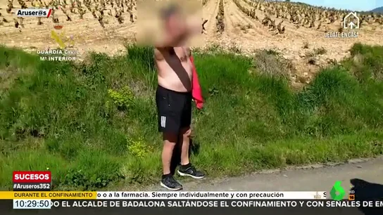 Pillado sacando al perro a 27 kilómetros de casa en pleno confinamiento: "A mí me vas a decir que no puedo pasear con mi perro" Pillado sacando al perro a 27 kilómetros de casa en pleno confinamiento: "A mí me vas a decir que no puedo pasear con mi perro"