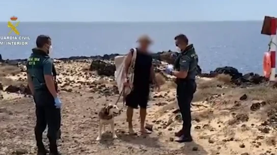 Bañista interceptado por la Guardia Civil Bañista interceptado por la Guardia Civil