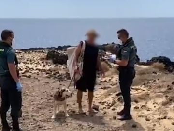 Bañista interceptado por la Guardia Civil Bañista interceptado por la Guardia Civil