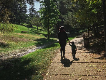Paseando con un ni&ntilde;o