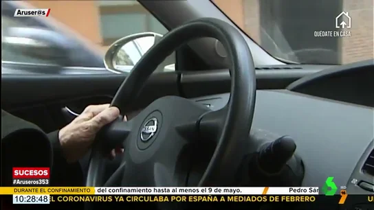 Un hombre traslada en una furgoneta el cuerpo de su madre fallecida durante la pandemia por coronavirus Un hombre traslada en una furgoneta el cuerpo de su madre fallecida durante la pandemia por coronavirus