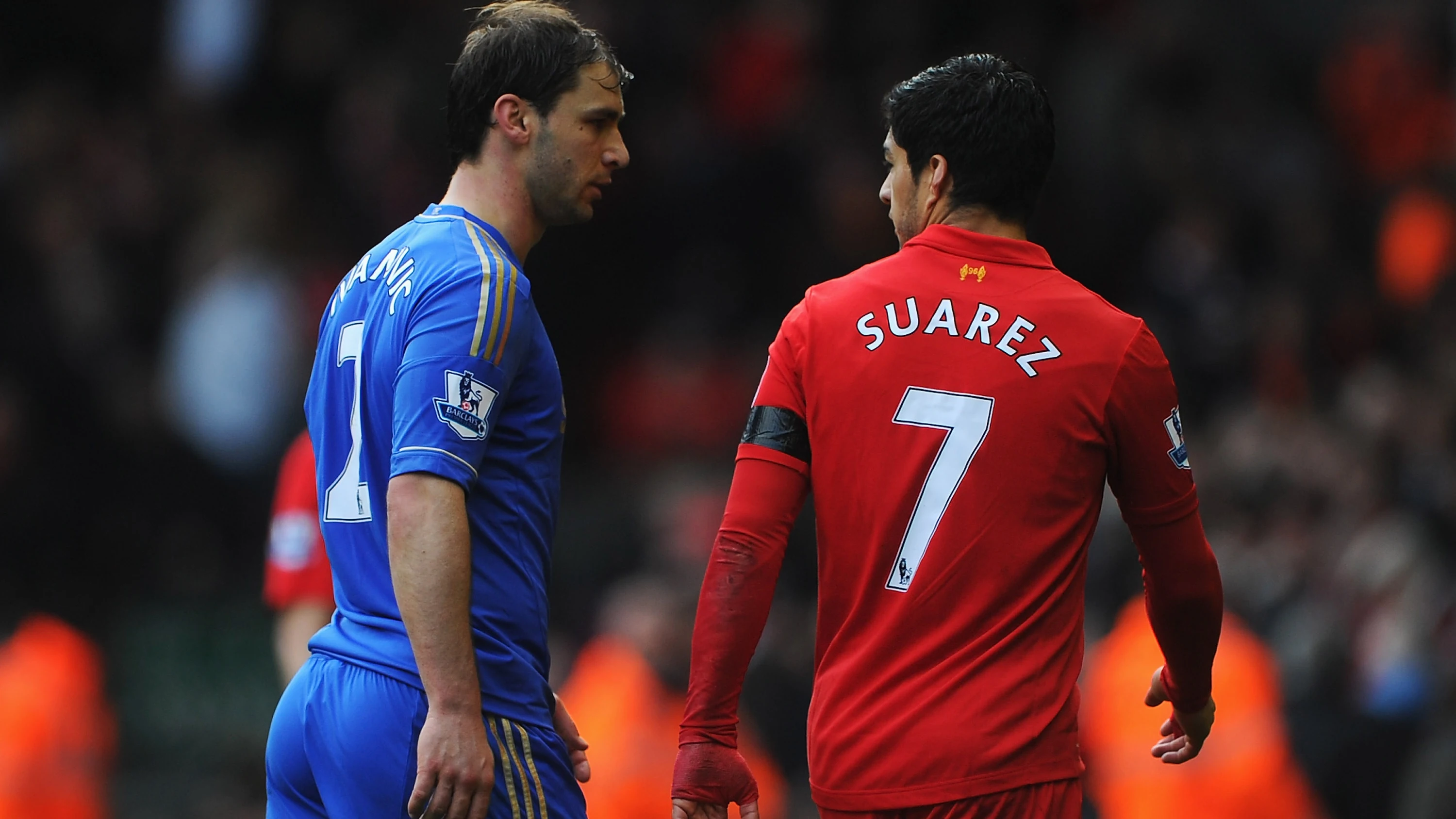 Branislav Ivanovic y Luis Suárez