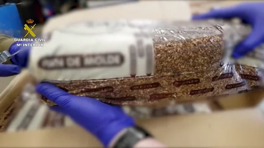 Detenido en Sevilla por distribuir tabaco de contrabando camuflado en envases de pan de molde Detenido en Sevilla por distribuir tabaco de contrabando camuflado en envases de pan de molde