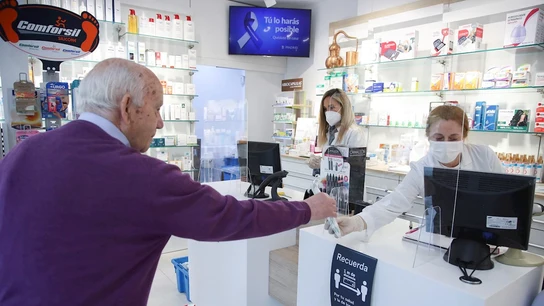 Cómo conseguir mascarillas gratis en Madrid: qué necesitas, dónde se recogen y de qué tipo son Cómo conseguir mascarillas gratis en Madrid: qué necesitas, dónde se recogen y de qué tipo son