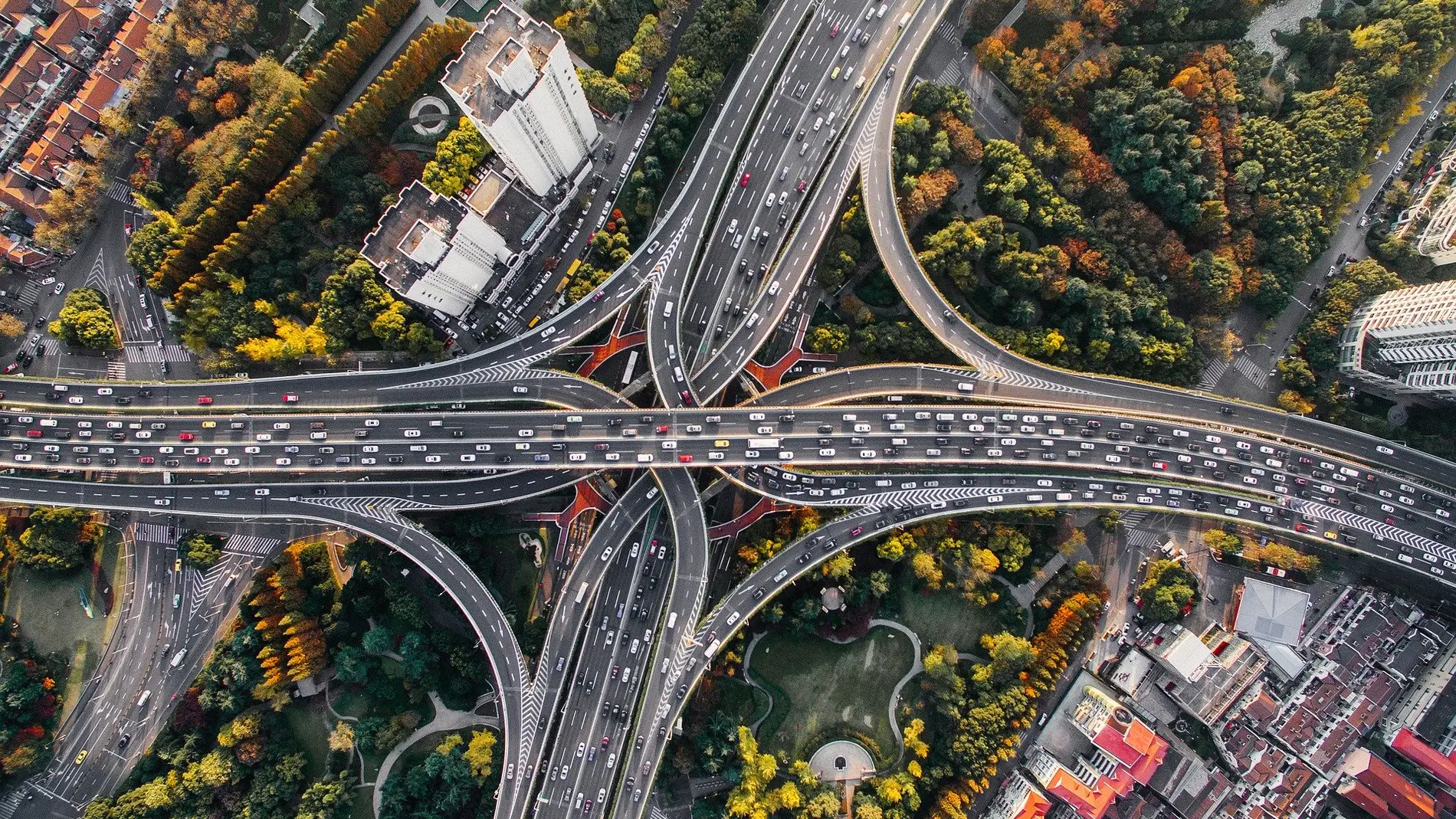 Fotografía aérea de una carretera